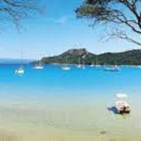 Studio Cabine Climatise 800 M De La Plage Et Des Commerces บอร์มส์-เลส์-มิโมซาส์ ภายนอก รูปภาพ