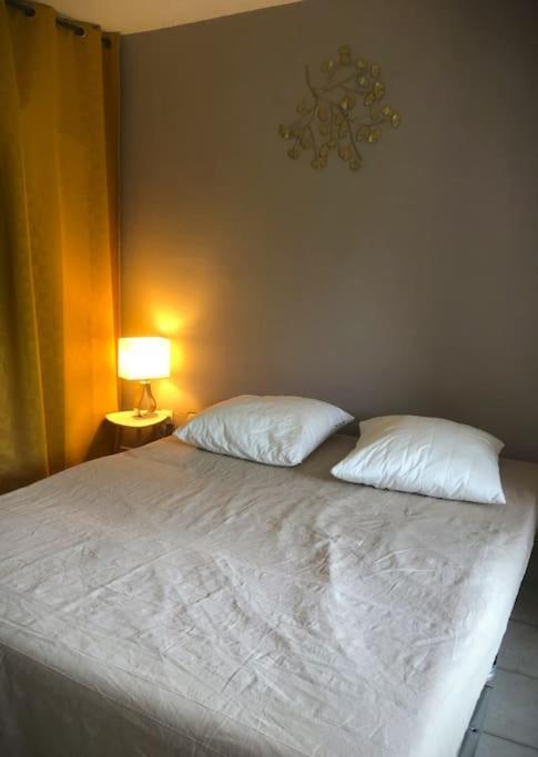 Studio Cabine Climatise 800 M De La Plage Et Des Commerces บอร์มส์-เลส์-มิโมซาส์ ภายนอก รูปภาพ