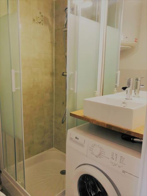 Studio Cabine Climatise 800 M De La Plage Et Des Commerces บอร์มส์-เลส์-มิโมซาส์ ภายนอก รูปภาพ