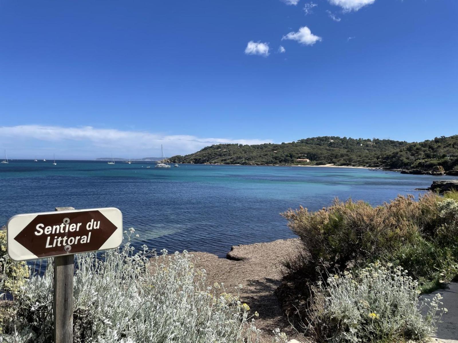 Studio Cabine Climatise 800 M De La Plage Et Des Commerces บอร์มส์-เลส์-มิโมซาส์ ภายนอก รูปภาพ